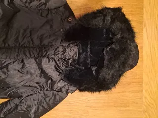 Piumino donna nero con cappuccio