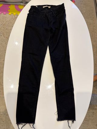 Pantalón Vaquero Levi's Negro de Mujer
