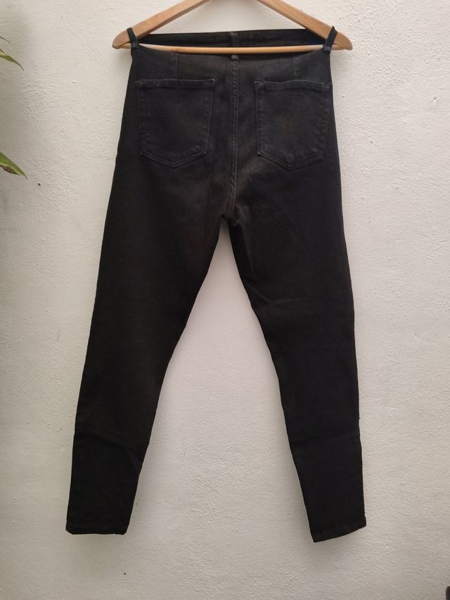 Vaqueros Bershka Negros