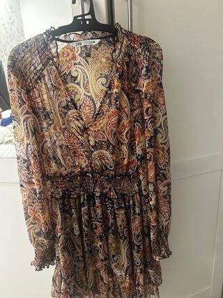 Vestido Zara estampado paisley