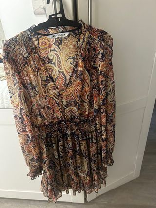 Vestido Zara estampado paisley