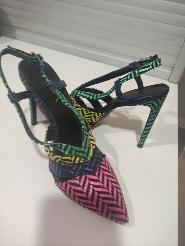 Zapatos Zara Tacon Estampado Zigzag