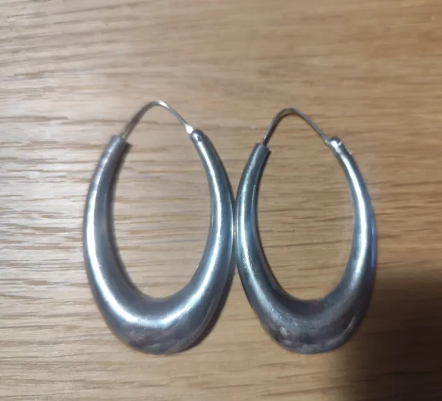 Pendientes largos plateados