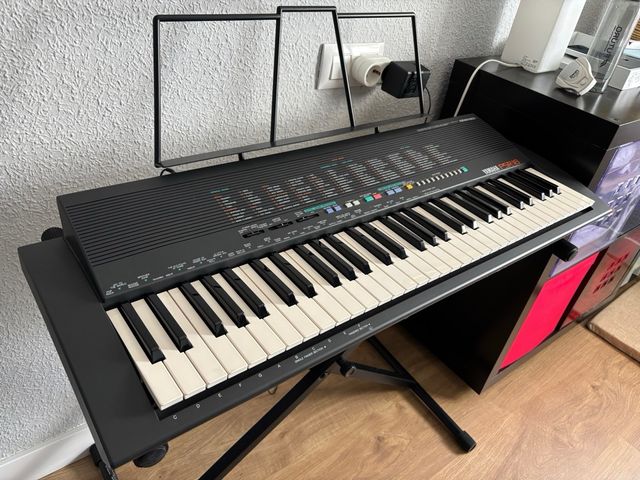 Teclado Yamaha Portatone PSR-18