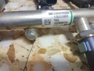 Rampa de inyección con 4 inyectores