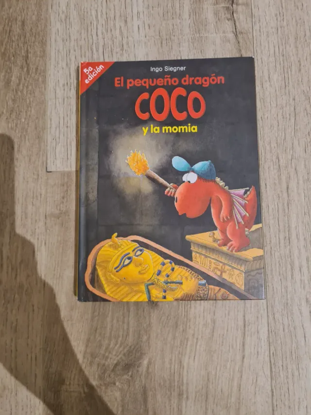 El pequeño dragón Coco y la momia (El pequeno d...