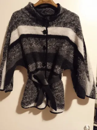 Cappottino a mantella grigio e bianco