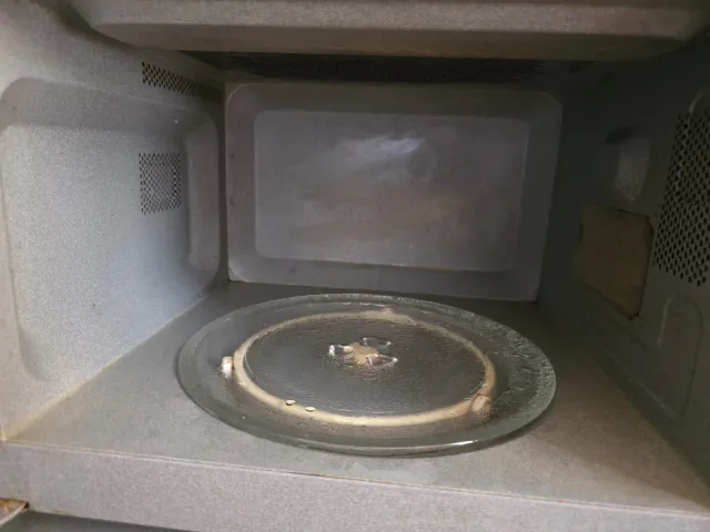 Microondas Panasonic con Grill NN-GD358W