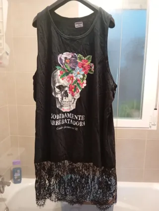 Camiseta MissRock Calavera Flores Encaje Talla XL