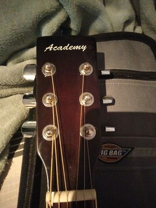 Guitarra Academy con funda