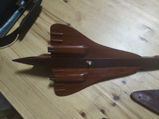 Avión Concorde de Madera