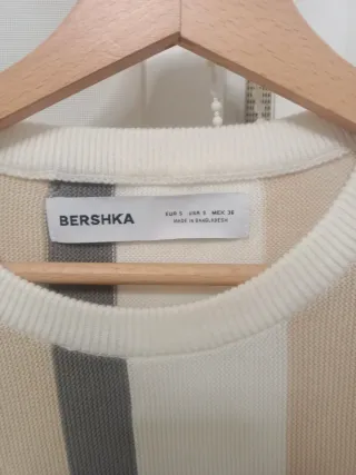 Camiseta Bershka rayas beige, gris y blanco