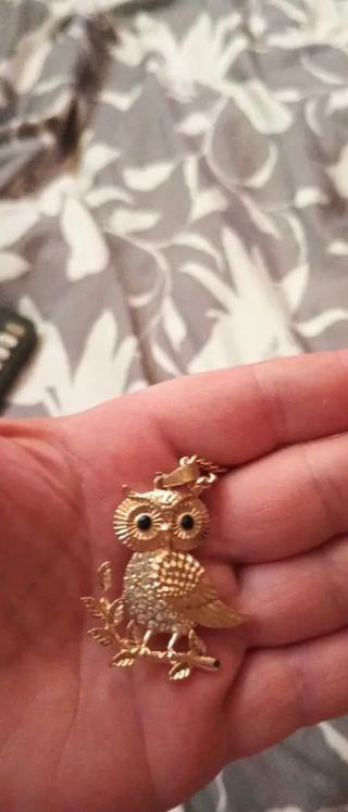 Collana con gufo dorato e strass