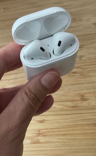 AirPods con estuche de carga MV7NZTY/A