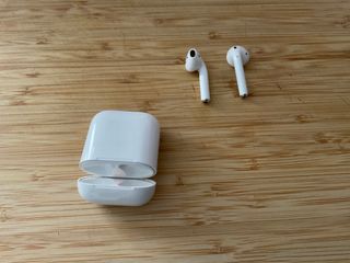 AirPods con estuche de carga MV7NZTY/A