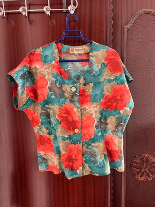 Camiseta estilo retro floral