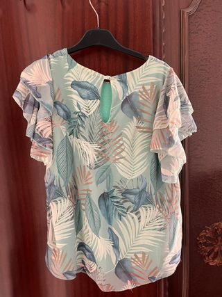 Camiseta estilo retro floral