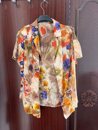 Camiseta estilo retro floral