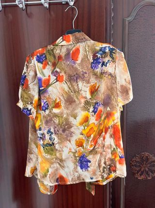 Camiseta estilo retro floral