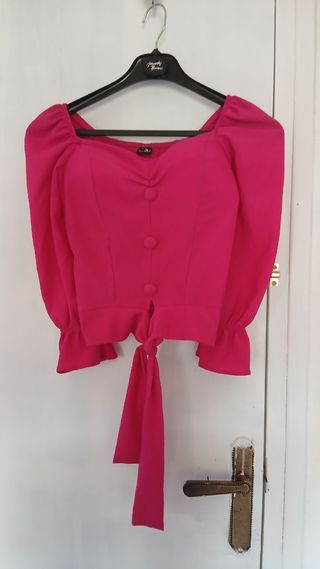Blusa fucsia lazo y botones