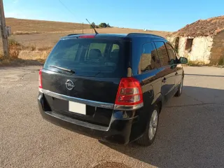 Opel Zafira 2015