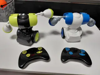 2 Robots de Combate YCOO con Mandos