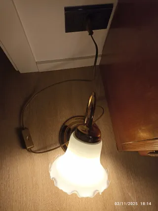 Lampada da comodino oro e bianco