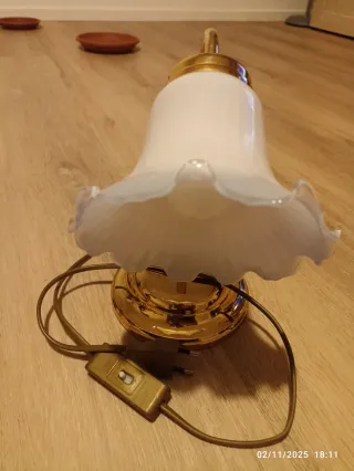 Lampada da comodino oro e bianco