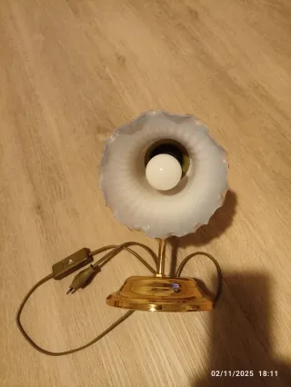 Lampada da comodino oro e bianco