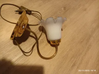 Lampada da comodino oro e bianco