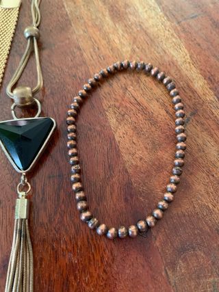 Conjunto de bisutería: collar y 2 pulseras