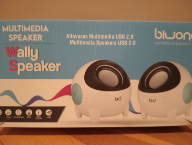 Altavoces bd blancos y negros