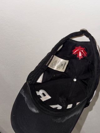 Gorra DSQUARED2 Negra Hoja Roja