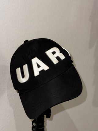 Gorra DSQUARED2 Negra Hoja Roja