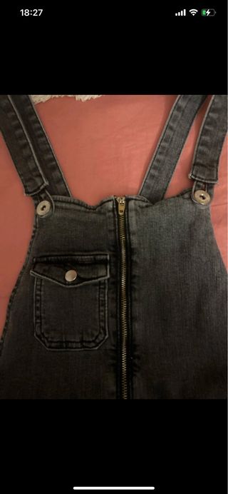 Peto vaquero negro desgastado niña