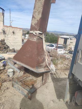 Chimenea de hierro industrial