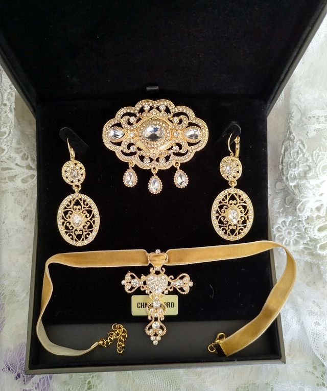 Aderezo de fallera a estrenar