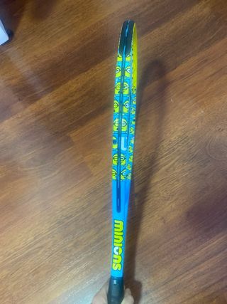 Raqueta Wilson Minions Azul y Amarillo