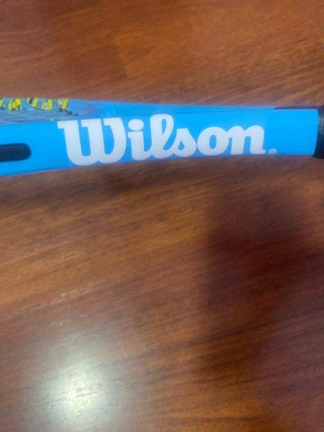 Raqueta Wilson Minions Azul y Amarillo