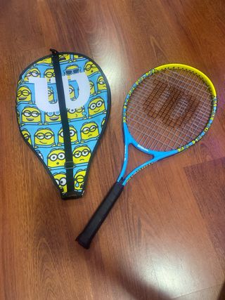 Raqueta Wilson Minions Azul y Amarillo