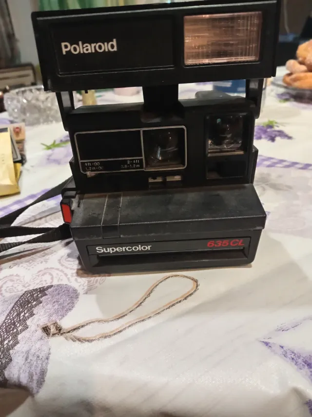 Cámara Polaroid Supercolor 635 CL