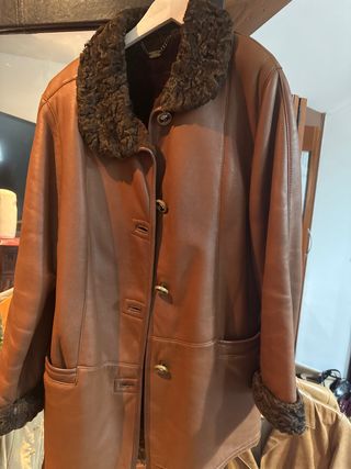 Chaquetón de piel vintage marrón
