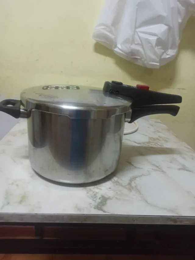 Pentola a pressione Oya