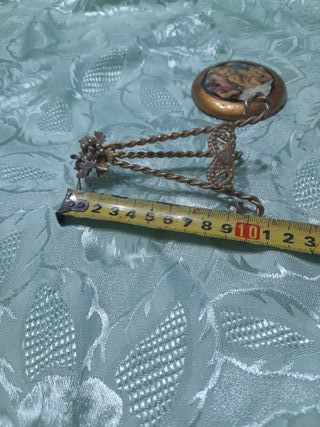 Cornice con alzatina dorata