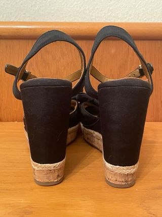 TORY BURCH - sandalias cuña raso negro 8M 38