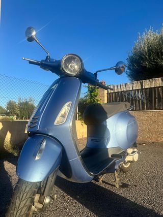 Vespa Primavera 49cc Azul ,2 Tiempos