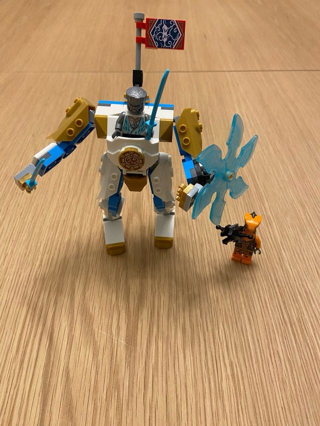 Lego Ninjago Mech con Figuras
