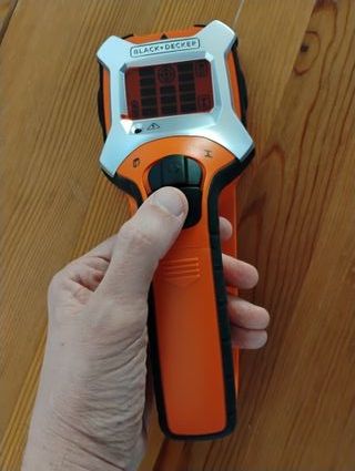 Detector 3 en 1, metal, estructuras y cables.