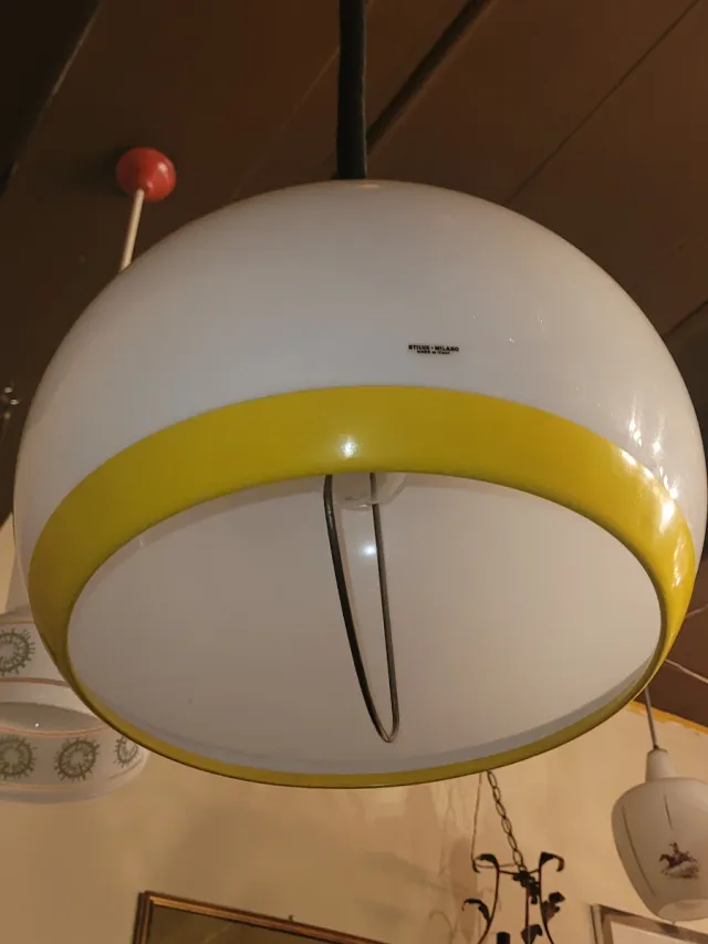 Lampadario Stilux Milano anni '70 giallo