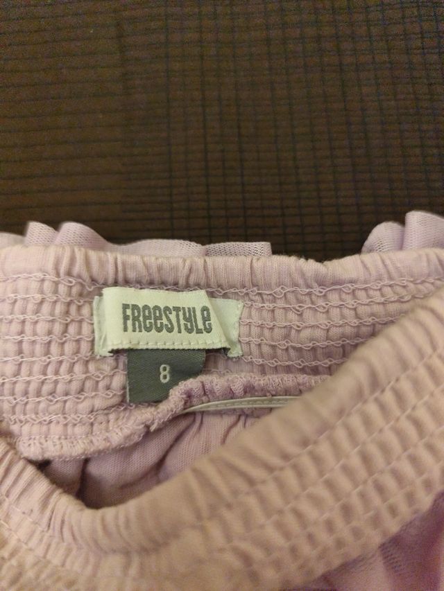 Falda morada volantes y encaje